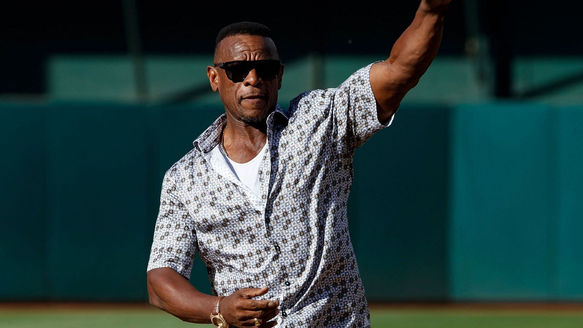 Las Vegas, Nevada, USA. 11th Apr, 2019. Retired Major League baseball  player and now special coach Rickey Henderson works with the Las Vegas  Aviators during practice before the team plays the Sacramento