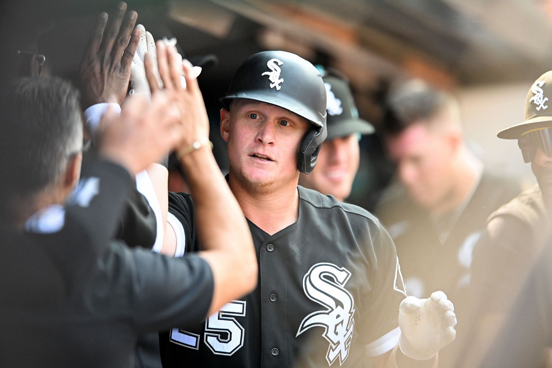 White Sox' Rick Hahn compares Jose Abreu to Michael Jordan in