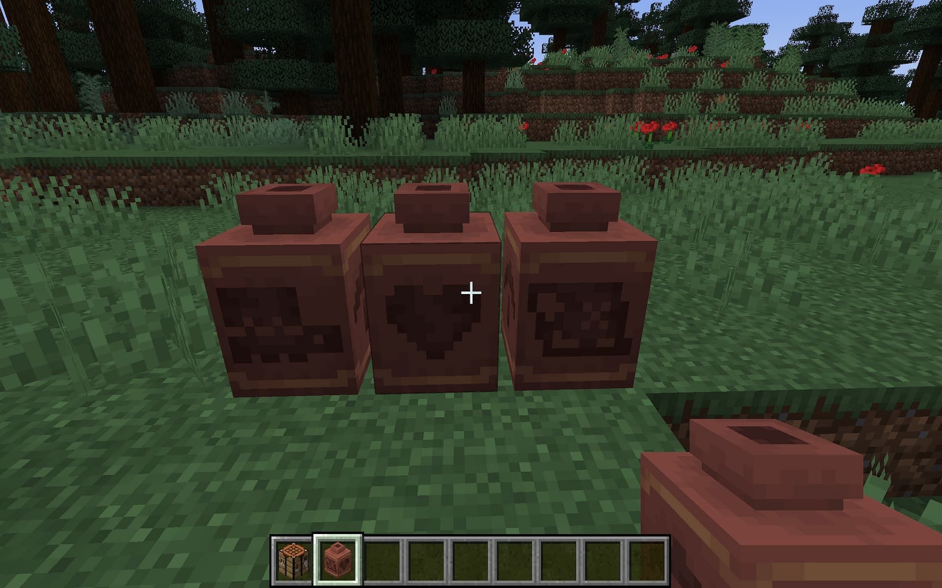 Players can make custom-decorated pots using pottery shards (Image via Minecraft)