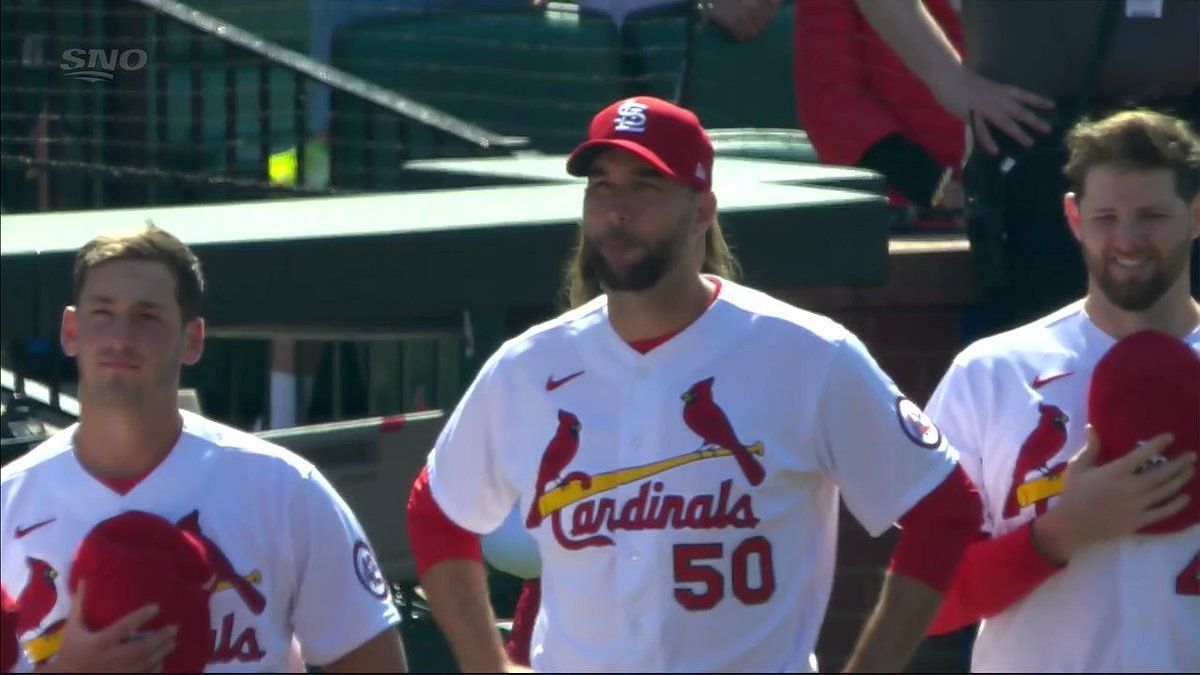 Adam Wainwright surprises teammates, sings opening day national anthem:  Cardinals Extra