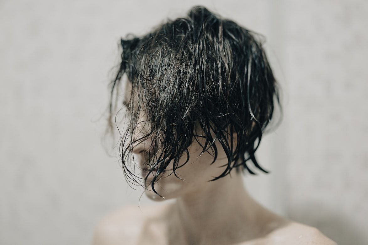 Showering every day can improve mental health and is a form of self care. (Pic via Unsplash/engin akyurt)
