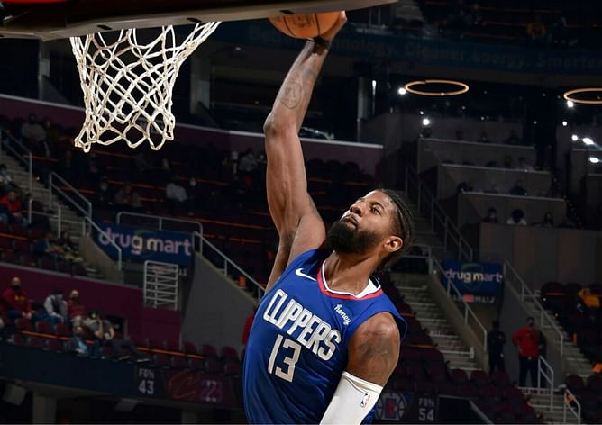 Watch: Paul George throws down an insane 360 dunk and the crowd goes nuts