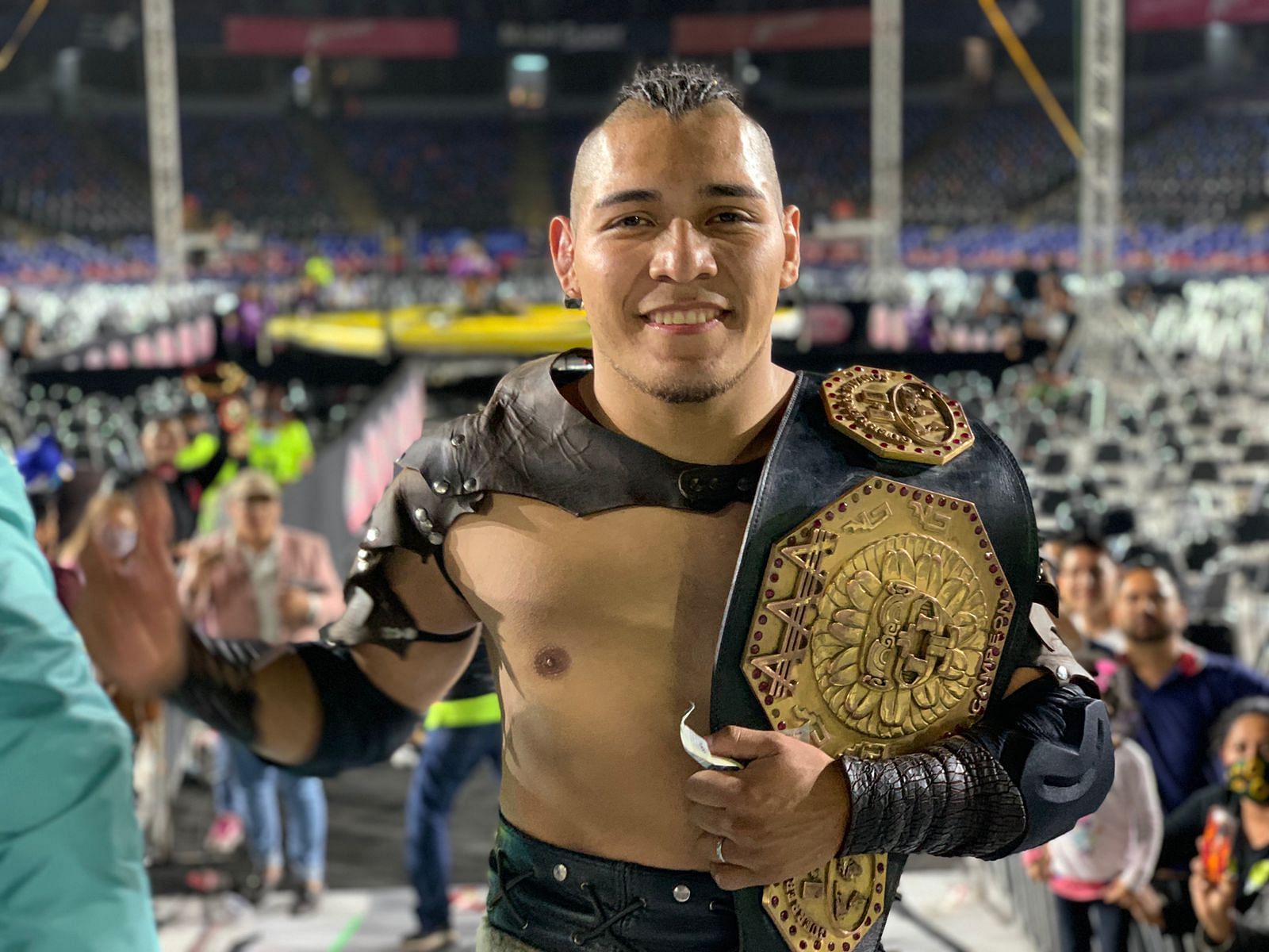 El Hijo del Vikingo is the current AAA Mega Champion