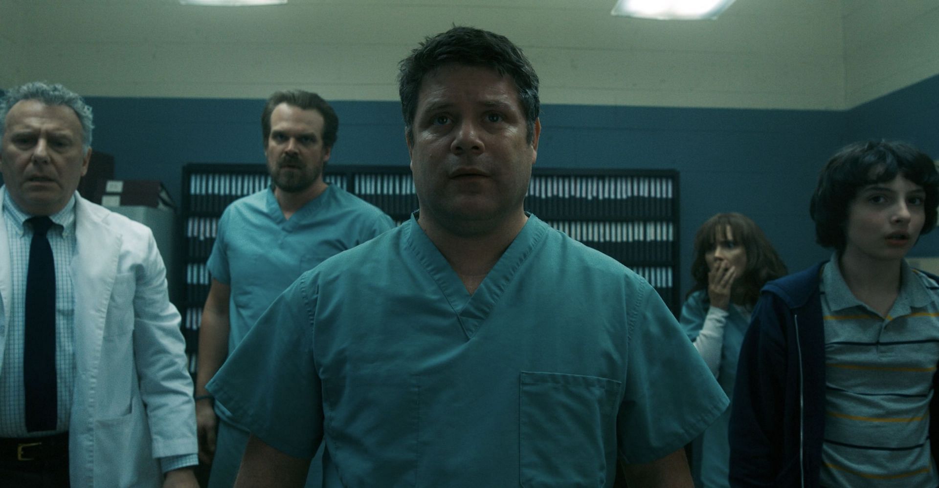 Bob Newby (played by Sean Astin) heroically fights against the Demodogs in The Mind Flayer episode of Stranger Things Season 2, ultimately sacrificing himself to save his loved ones (Image via Netflix)