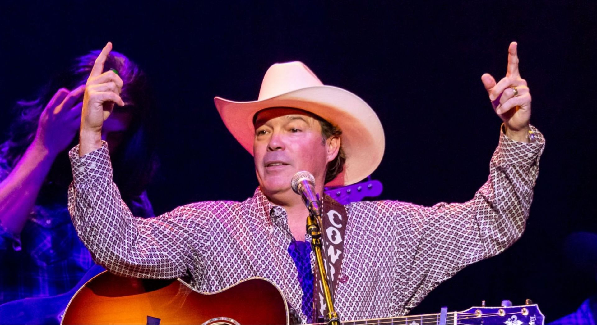 An audio of Clay Walker berating a bus driver recently surfaced on social media (Image via Getty Images)