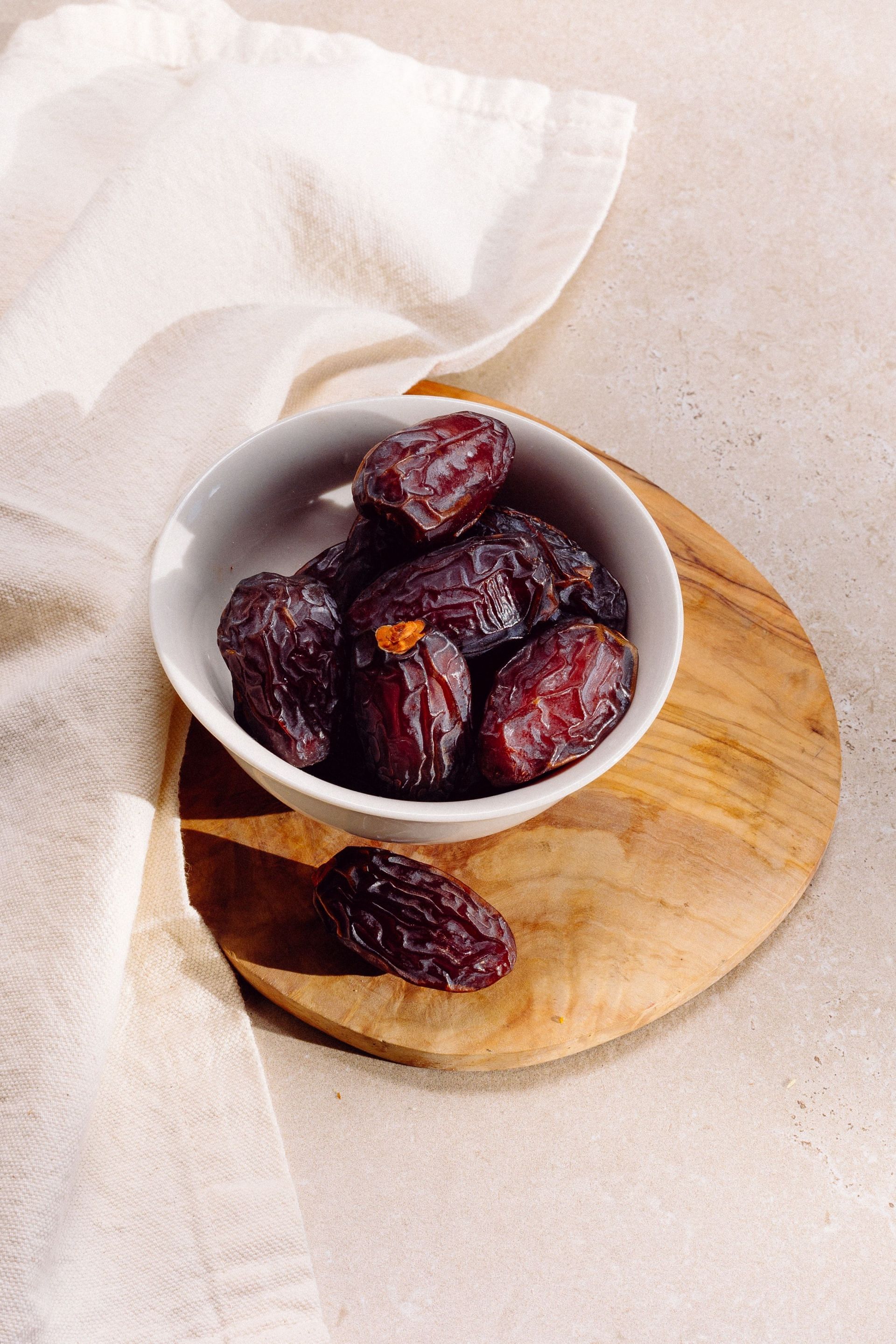 Eating dates has many health benefits. (Image via pexels)