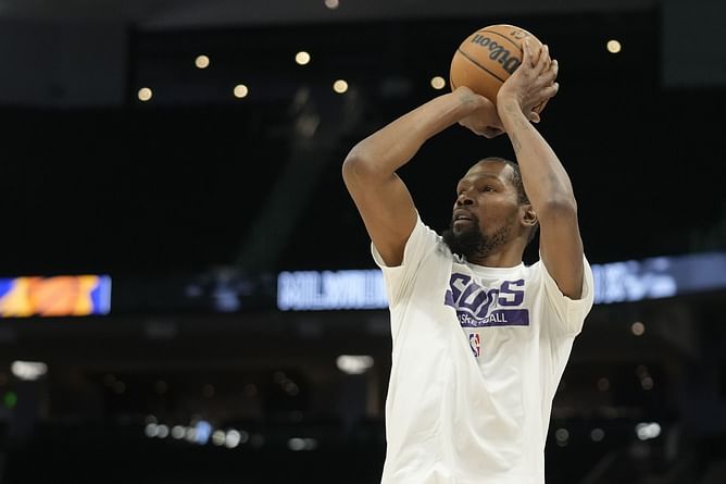 Kevin Durant praises Devin Booker's basketball IQ, mentions he likes "guys that can score from all areas of the floor"