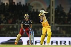 WPL 2023 : यूपी वॉरियर्स ने उड़ाई रॉयल चैलेंजर्स बैंगलोर की धज्जियाँ, स्मृति मंधाना की टीम की लगातार चौथी हार