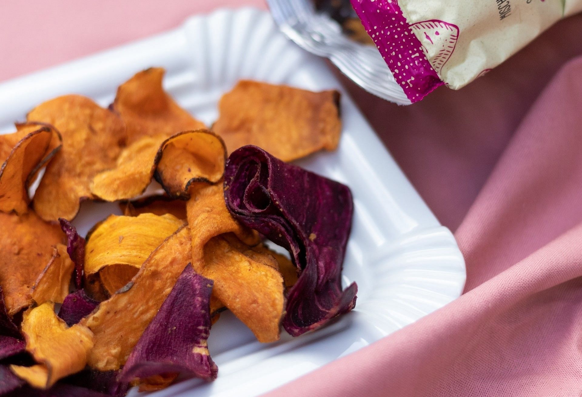Healthy alternatives to chips (Photo via Unsplash/Yulia Khlebnikova)