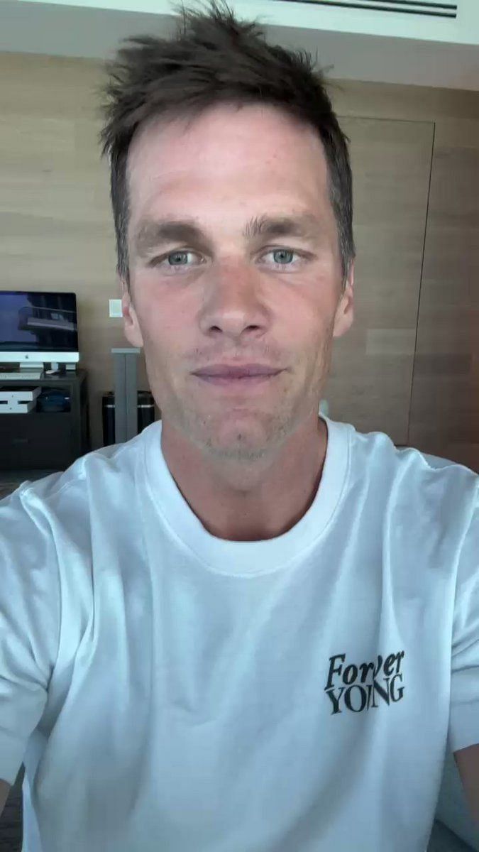 Julian Edelman To Rob Gronkowski In T-Shirt Battle: 'Checkmate' (Photo) 