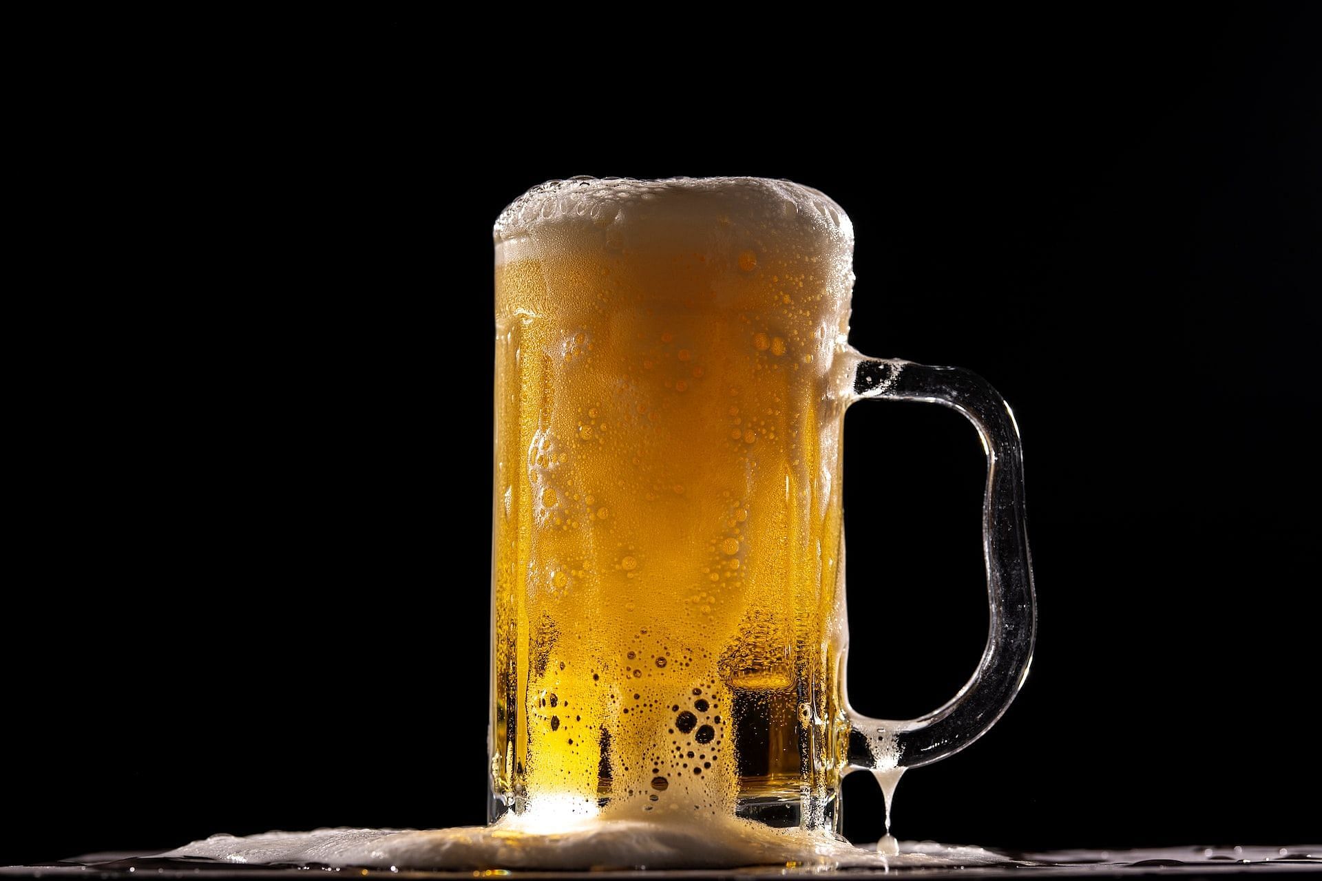 Calories in beer (Photo via engin akyurt/Unsplash)