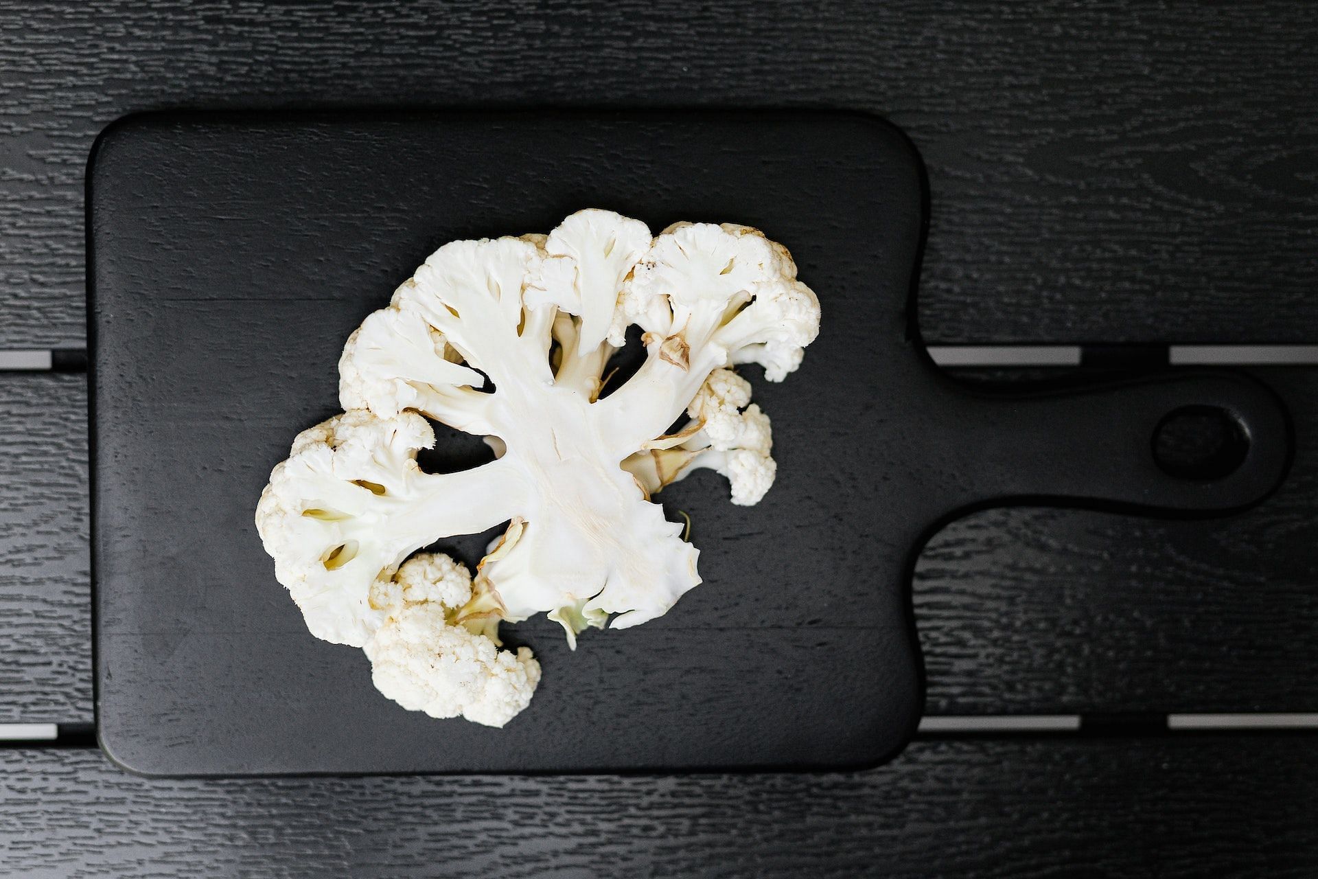 Cauliflower boosts immune system. (Photo via Pexels/Karolina Grabowska)