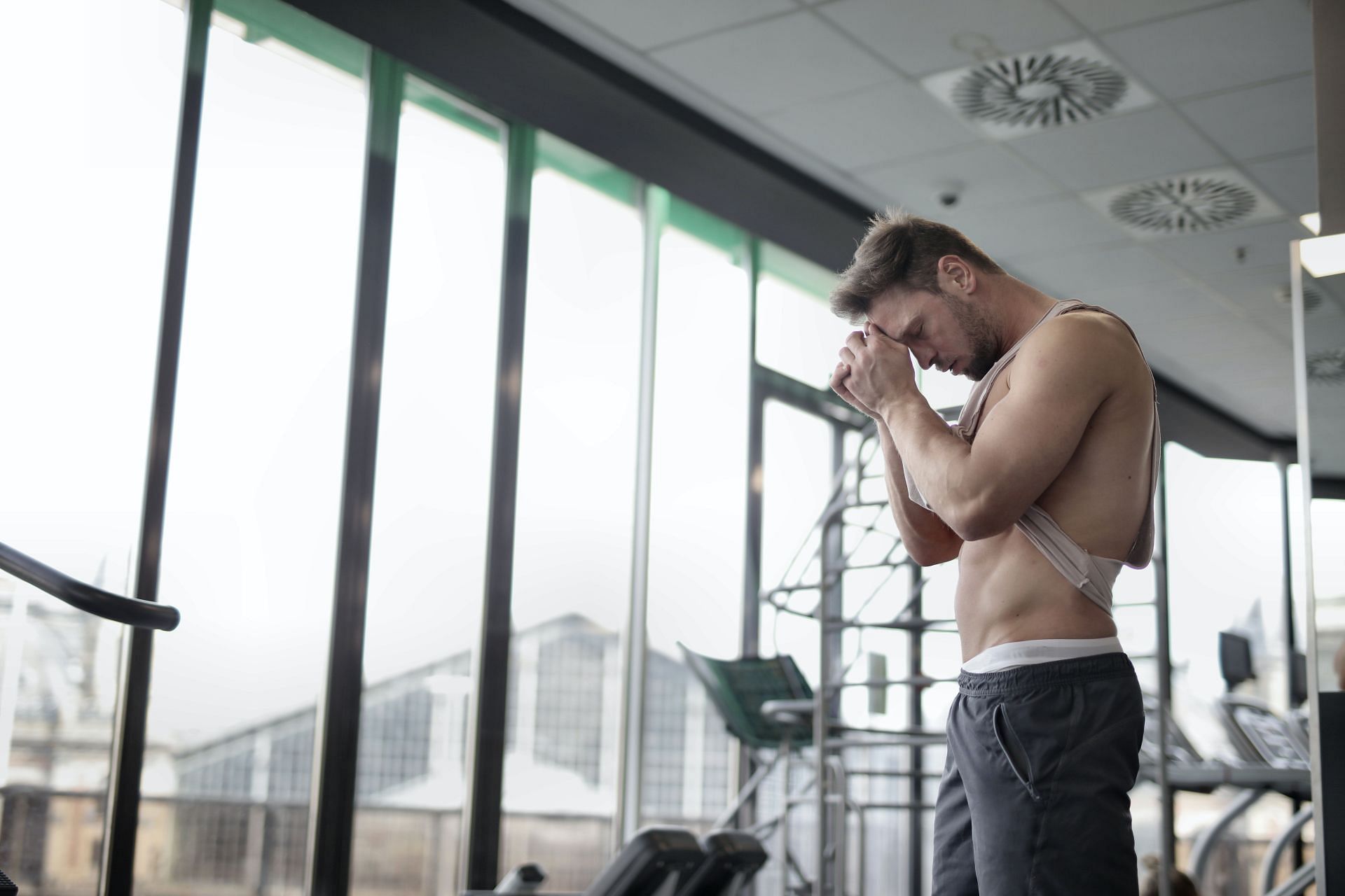 Staying motivated on a fitness journey is not always easy (Image via Pexels)
