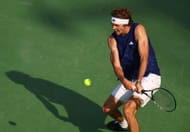 Alexander Zverev in action at the Dubai Tennis Championships