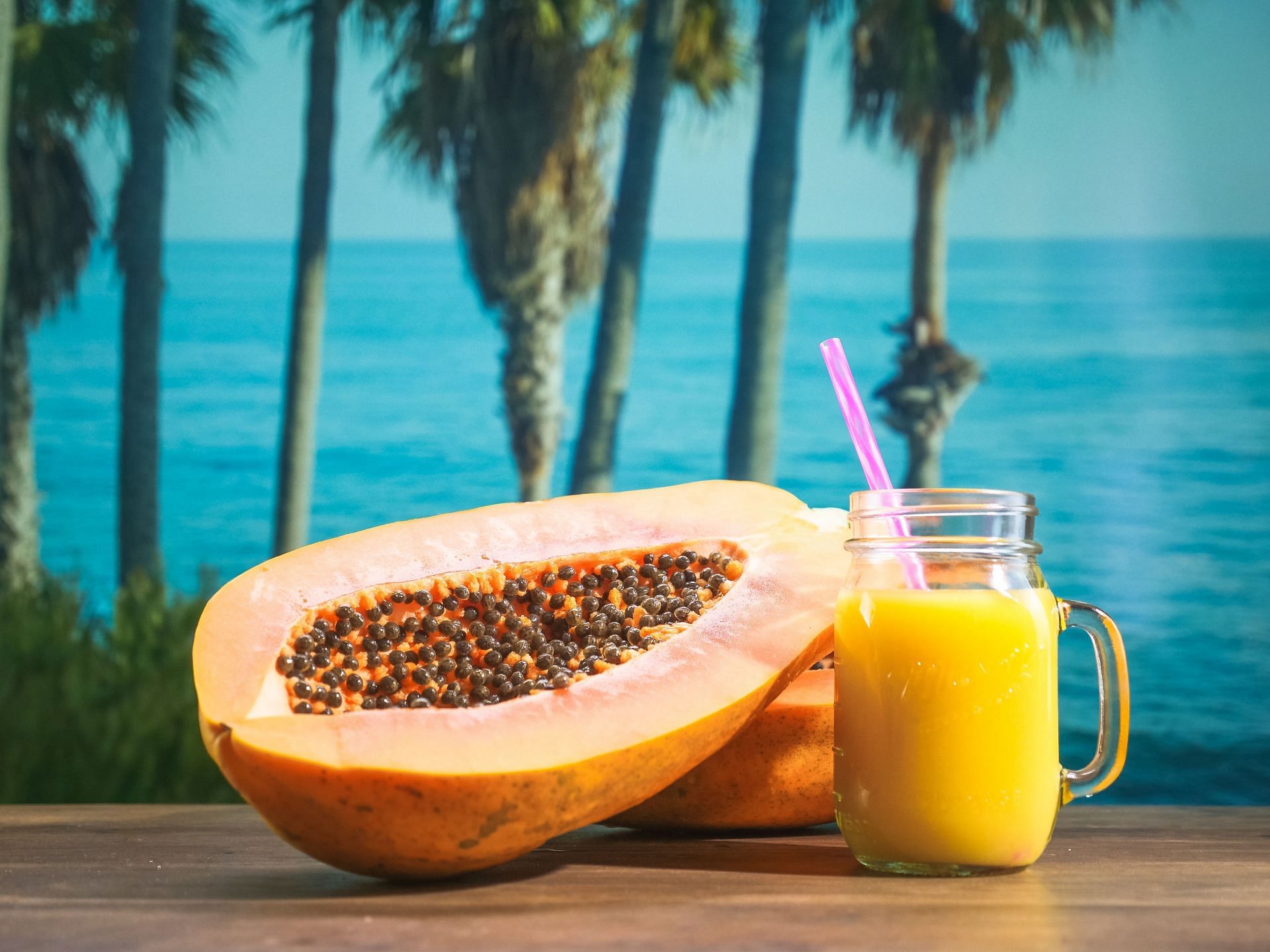 Papaya juice is a refreshing and delicious drink that is packed with numerous health benefits (Image via Pexels)