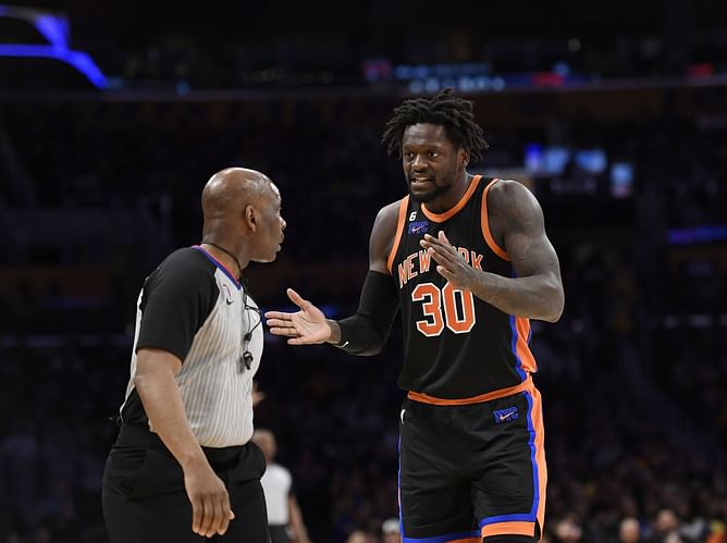 “What a nice great leader he is”- NBA fans troll Julius Randle who is mad at no-call and then starts to pick a fight with his own teammate