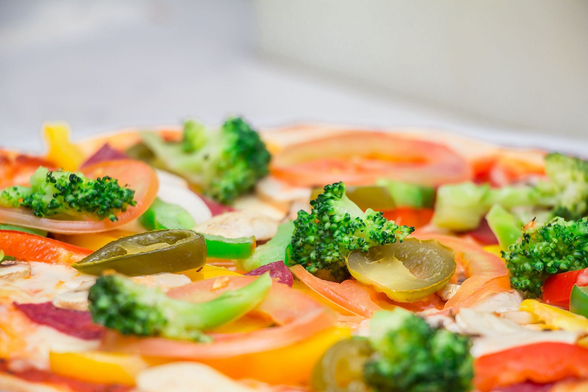 Cruciferous veggies that are high in fiber can often cause flatulence (Image via Pexels/Pixabay)