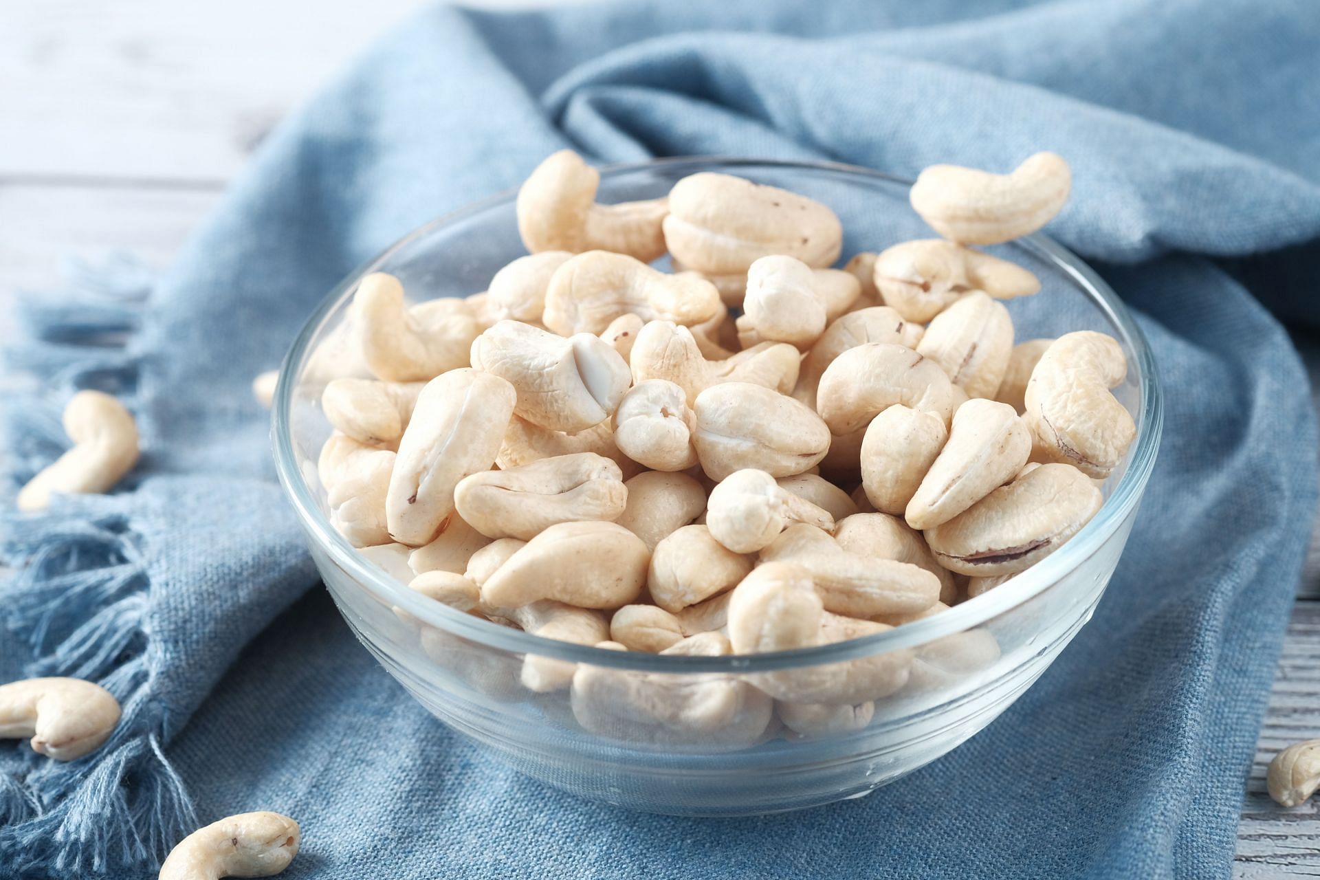 Cashews has many surprising benefits (Image via Pexels)