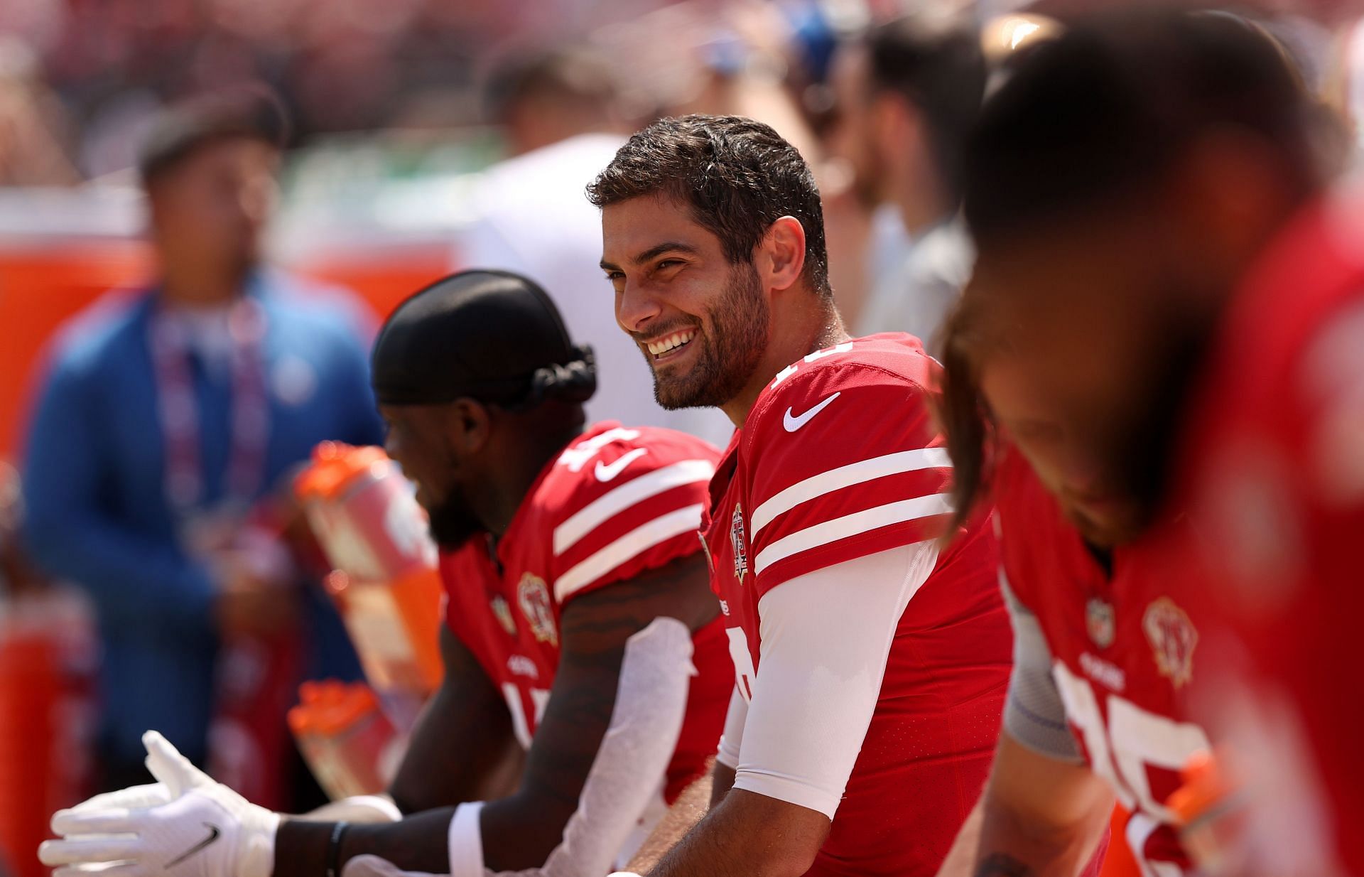 49ers RB backs Jimmy Garoppolo amid Tom Brady rumors