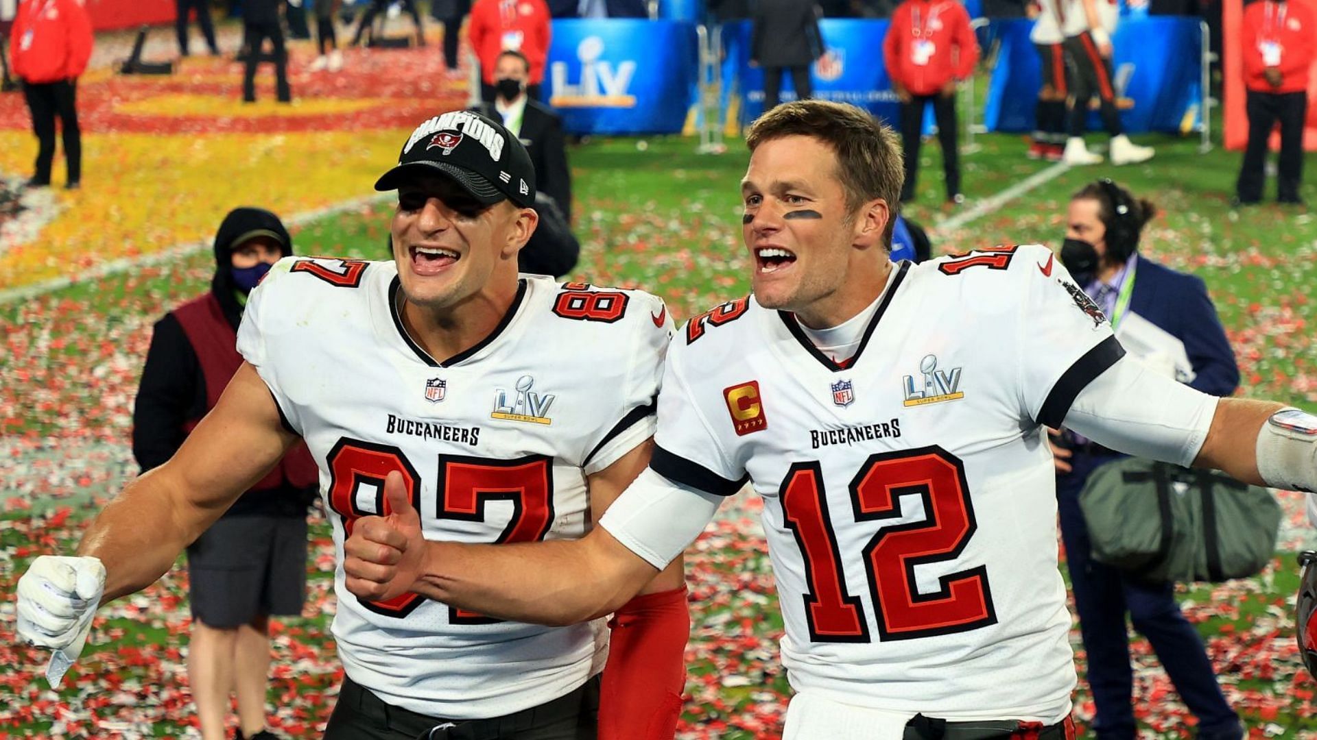 Tom Brady invites Rob Gronkowski to his unofficial retirement party in Tampa  Bay