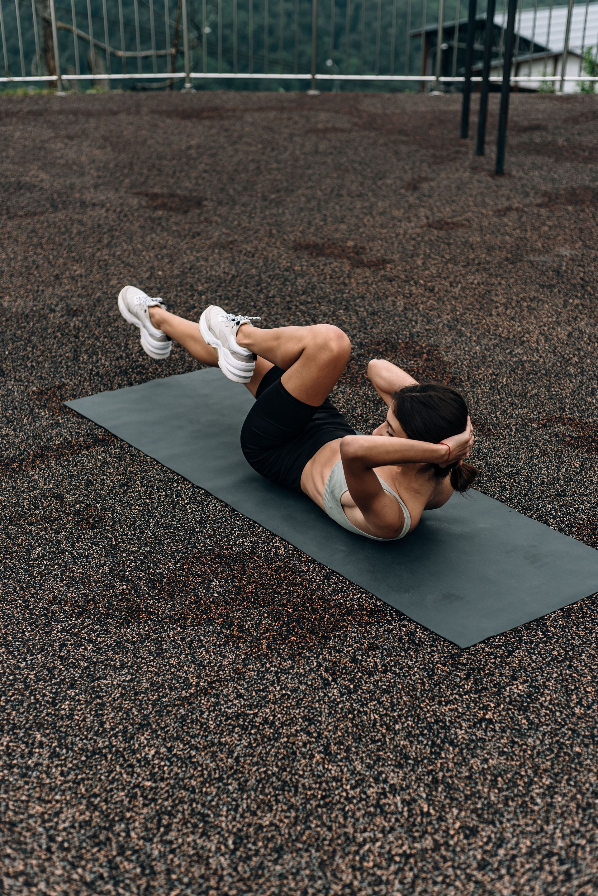Bicycle crunches for chiseled abs. (Image via Pexels/ Odintsov) lifts for dreamy ab lines. (Image via Pexels/ Alexy Almond)