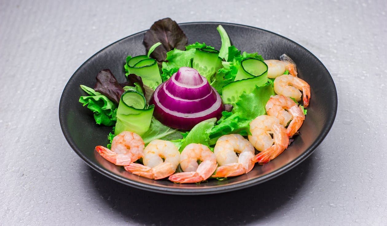 Shrimps are a healthy source of protein and nutrients. (Image via Pexels/Andy Kuzhma )