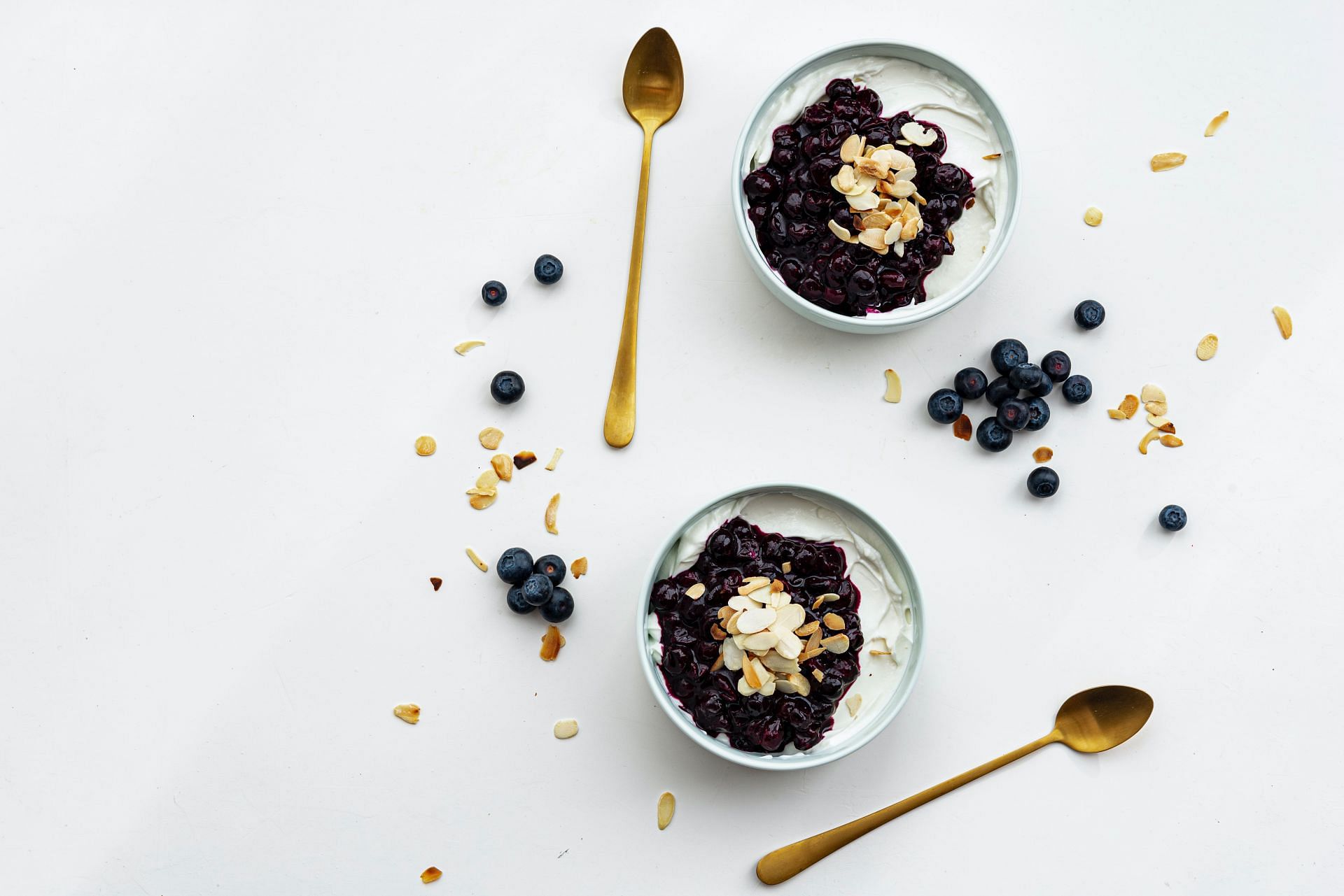 Health benefits that make yogurt good for you (Image via Unsplash/Joanna Kosinska)