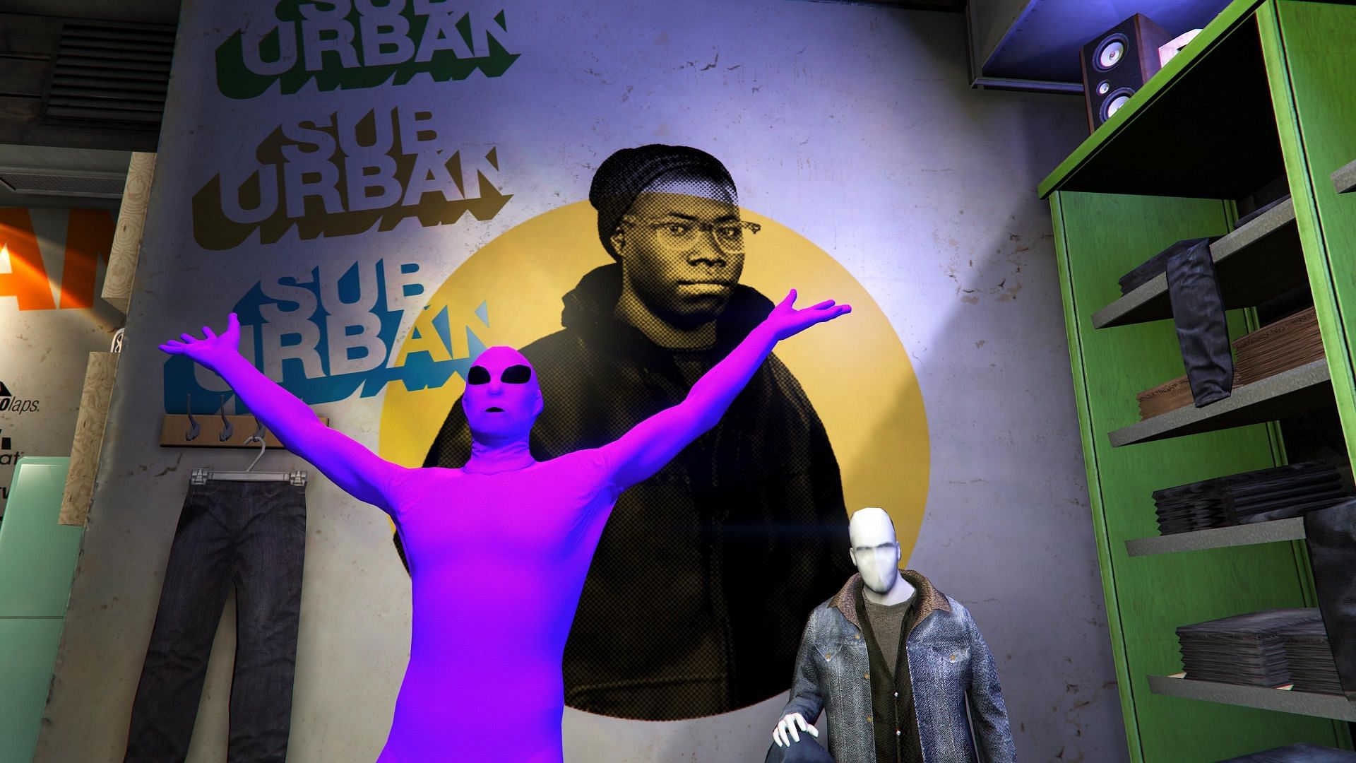A player wearing the purple alien suit (Image via Rockstar Games)