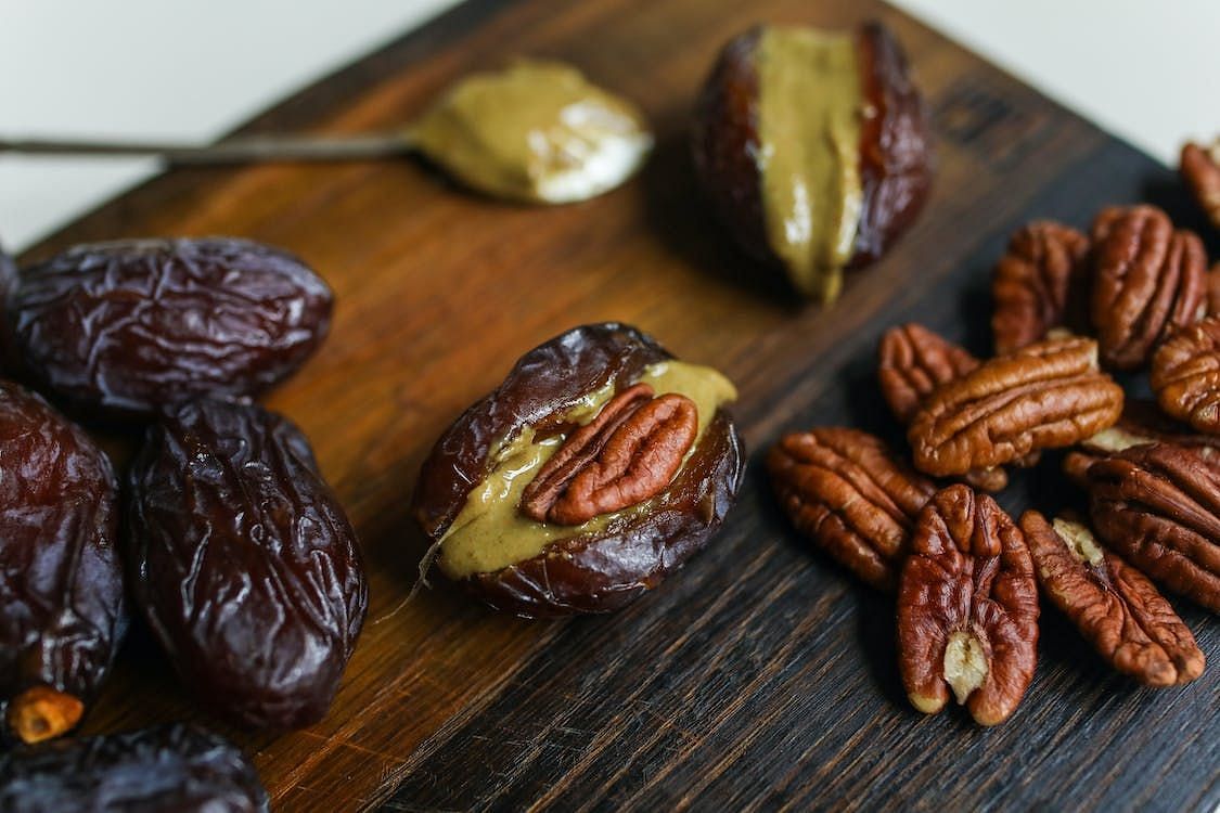 Reduce Inflammation: Benefits of Pecans (Image via Pexels/Polina Tankilevitch)