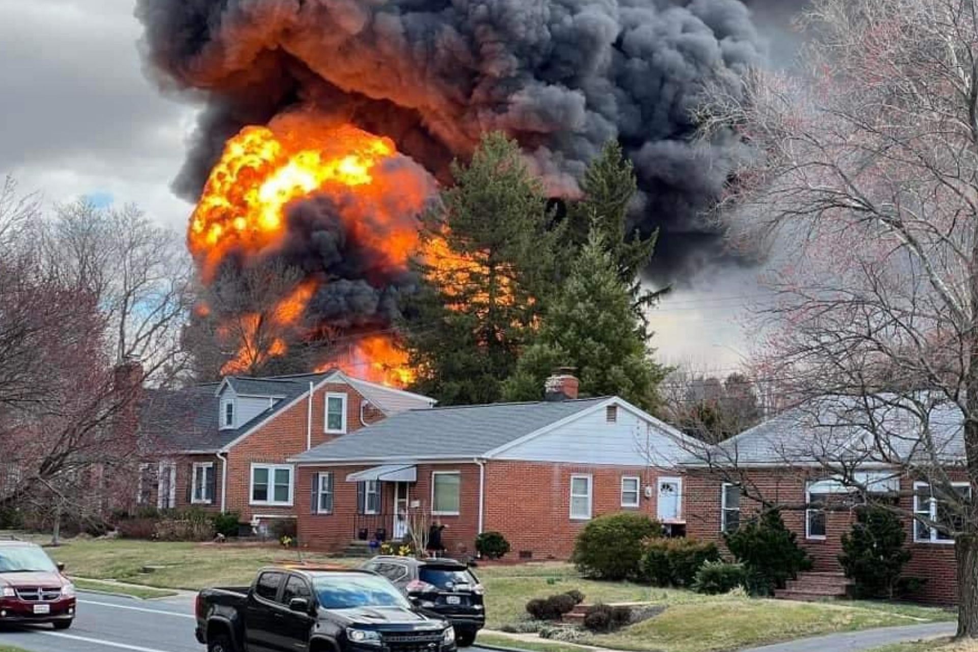 A gas tanker explodes after accident in Frederick, Maryland (Image via Twitter/@_frederickmd)