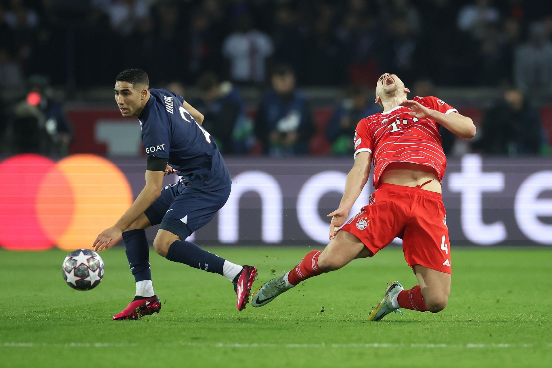 Paris Saint-Germain v FC Bayern M&uuml;nchen: Round of 16 Leg One - UEFA Champions League