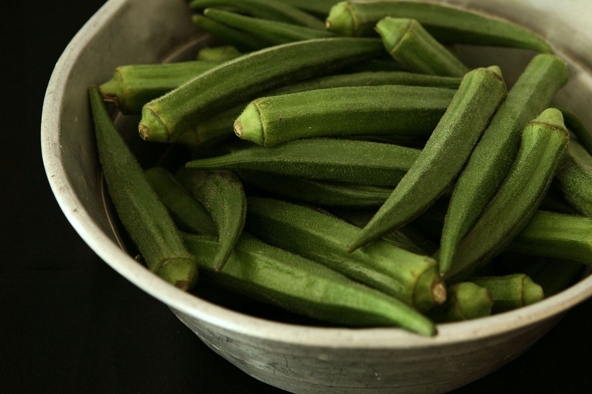 Okra is packed with fibers making it good for your gut. (Image via Unsplash/ Neha Deshmukh)