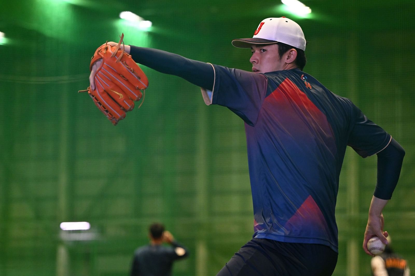 When is Roki Sasaki expected to come over to MLB? Japanese pitching