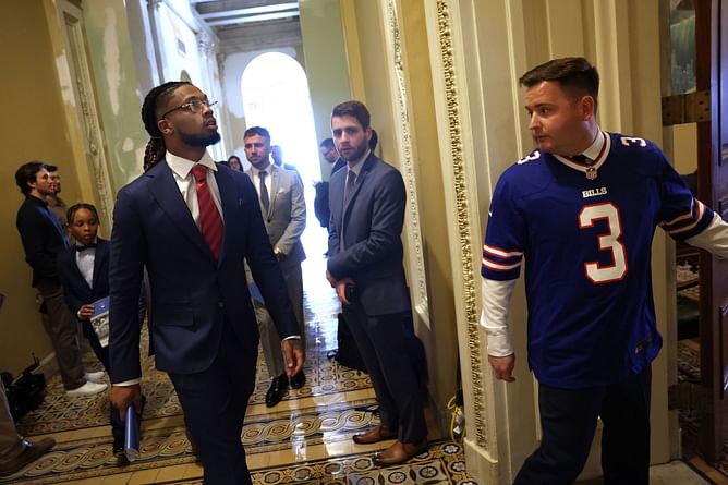 Damar Hamlin receives praise from President Joe Biden: "Our country is better for it"