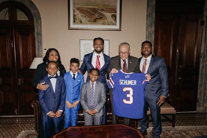 Biden Meets NFL Player Damar Hamlin, Praises His Resilience