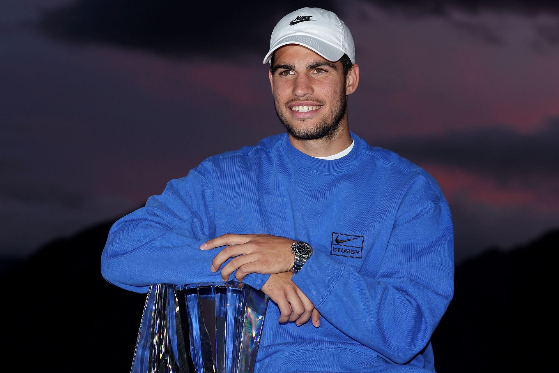 Carlos Alcaraz with the 2023 BNP Paribas Open title