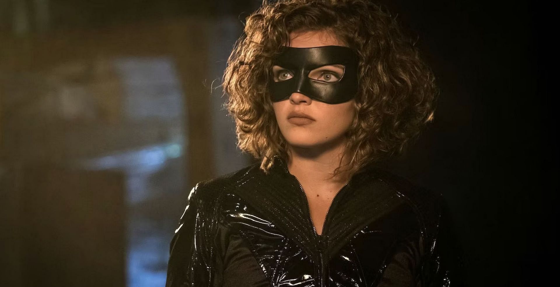 Lili Simmons as an adult version of Selina Kyle in the television series Gotham (Image via Warner Bros)