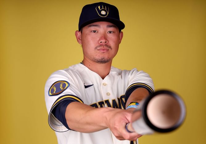 Milwaukee Brewers fans react to Keston Hiura being told that he won’t make the team: "Needs a change of scenery" "Hope he catches on somewhere"