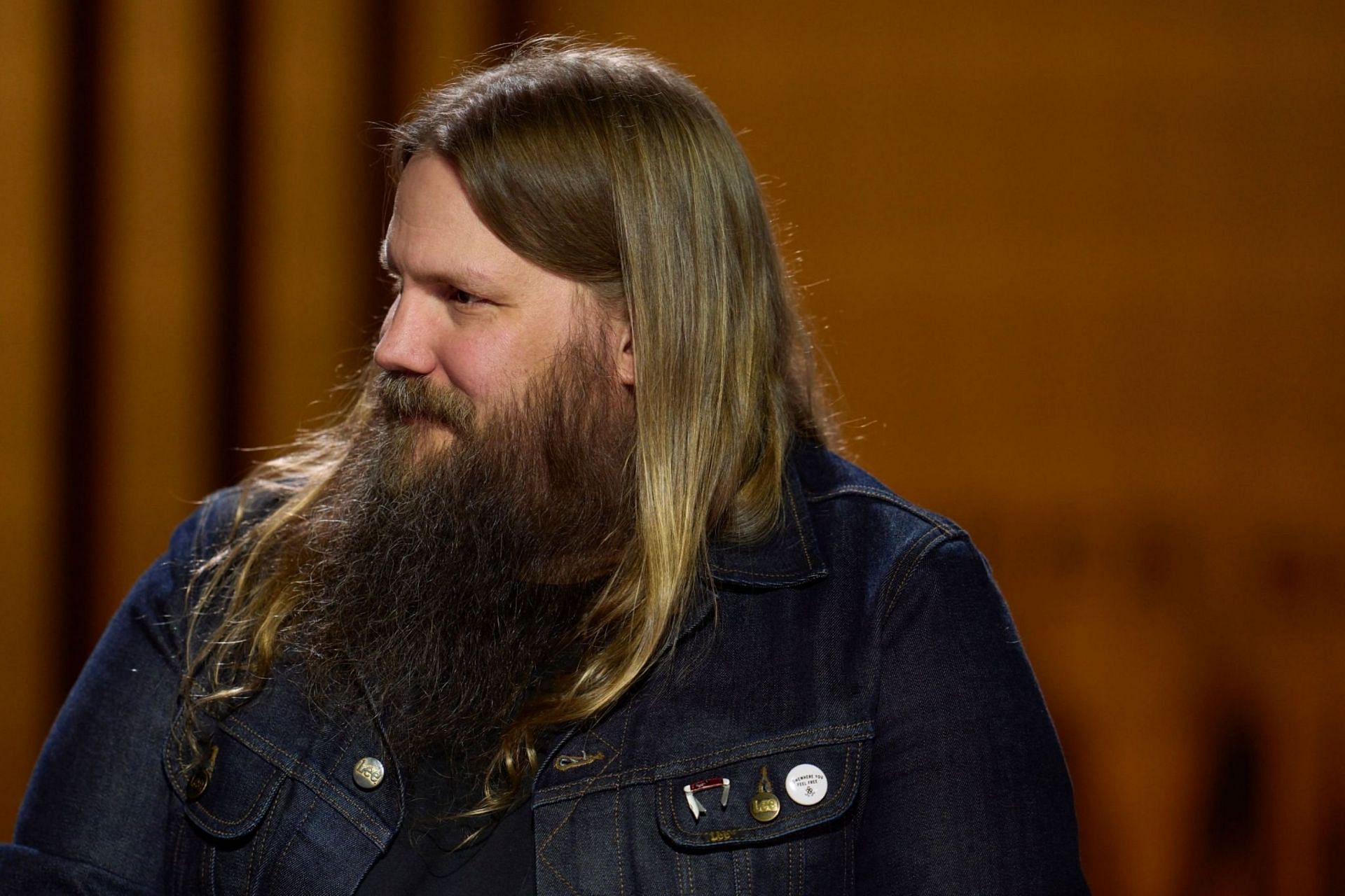 Chris Stapleton speaks during a press conference ahead of Super Bowl LVII at the Phoenix Convention Center on February 9, 2023 in Phoenix, Arizona (Image via Getty Image)