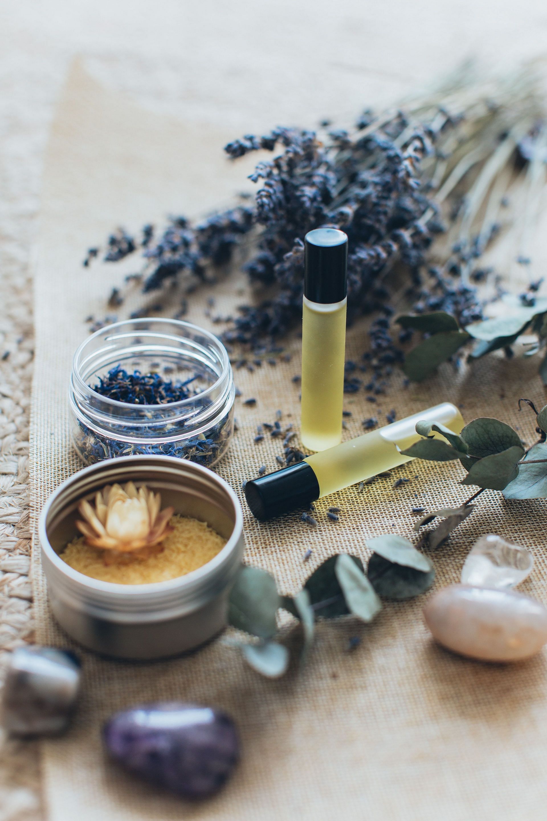 This oil has calming and soothing properties that can help reduce stress and anxiety (Image via Pexels)
