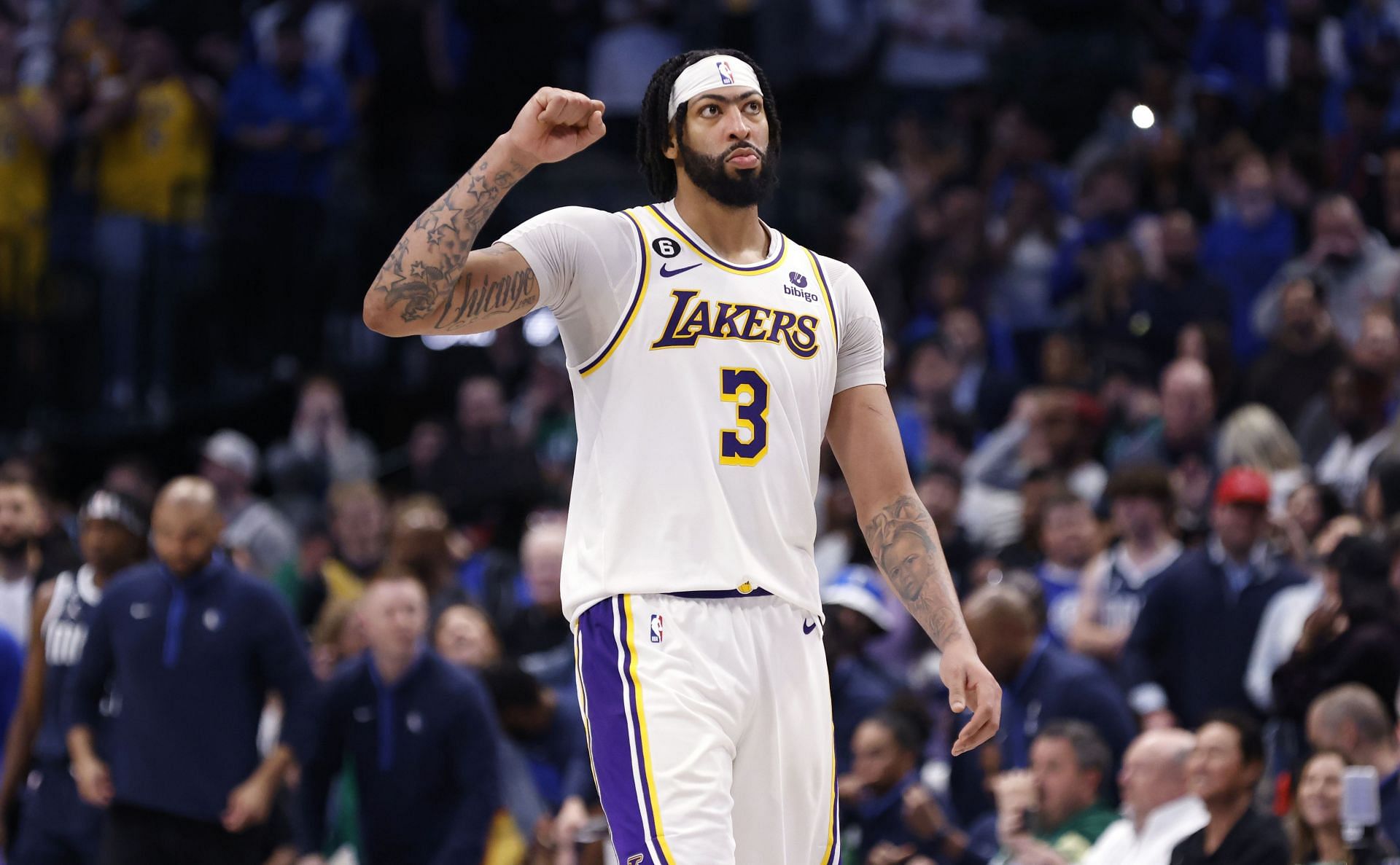 Healthy and happy: LeBron James, Anthony Davis lead Lakers back to