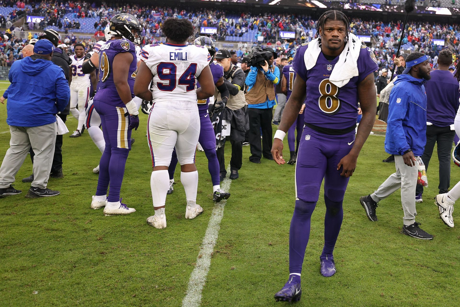 Ravens' Lamar Jackson Shares 'Letter to My Fans,' Requests Trade