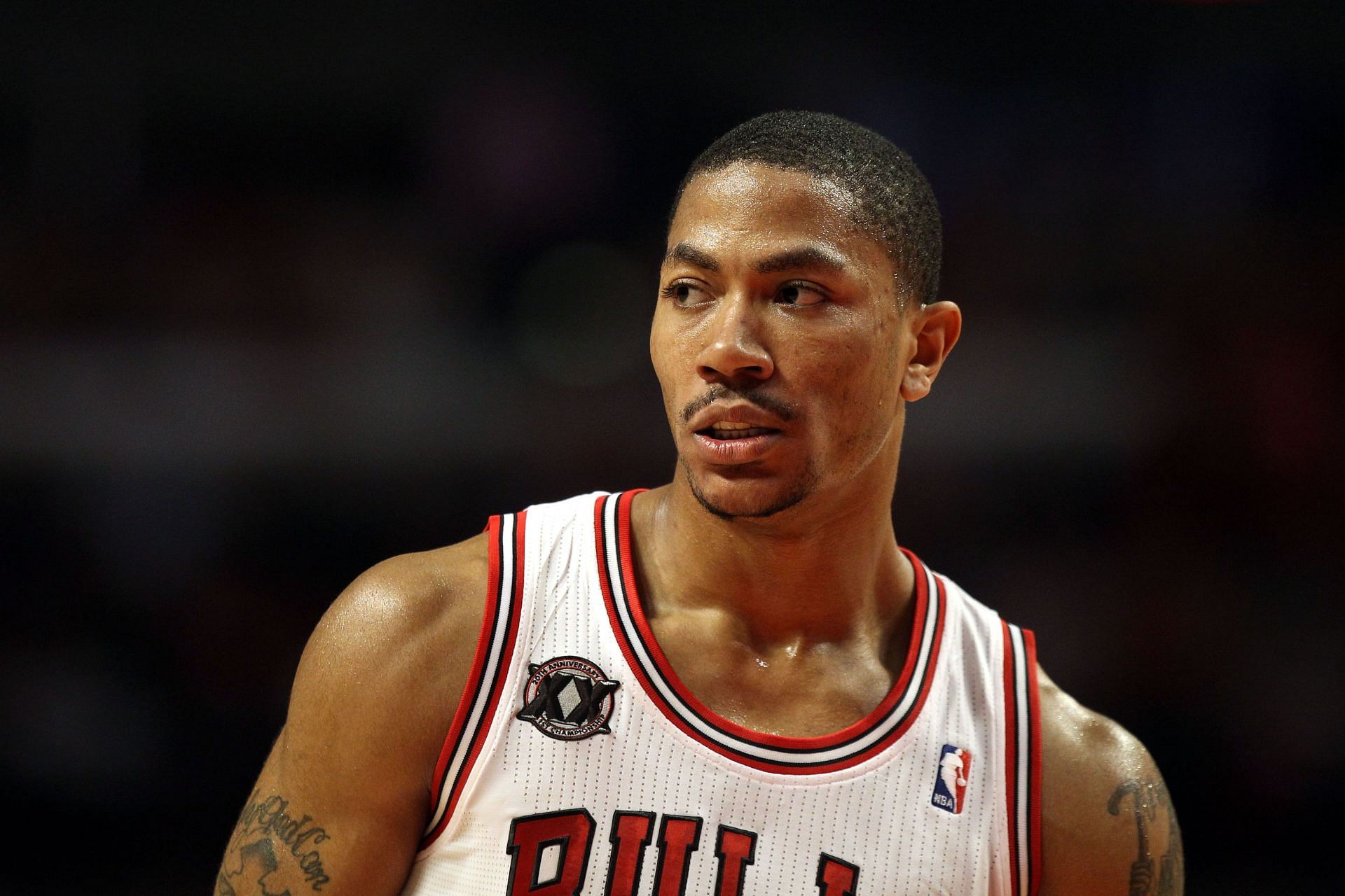 Derrick Rose won the 2010-2011 NBA Most Valuable Player Award.