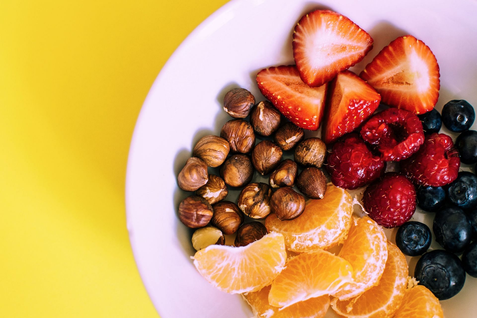 Include these food in your diet to maintain blood sugar levels. (Image via Pexels / Lisa Fotios)