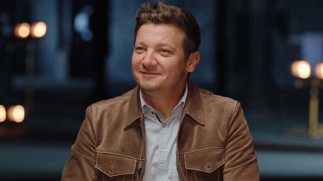 Jeremy  Renner was hospitalized after a terrible accident in January, 2023. (Image via Twitter/@Kim86098527) 