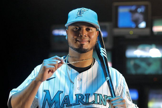 Which uniforms should Marlins wear for their next Throwback Weekend? - Fish  Stripes