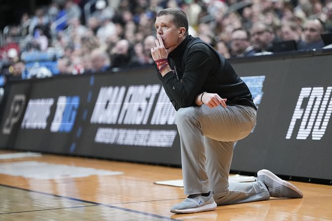 What are Tobin Anderson's contract details with Iona? Salary, duration, and more