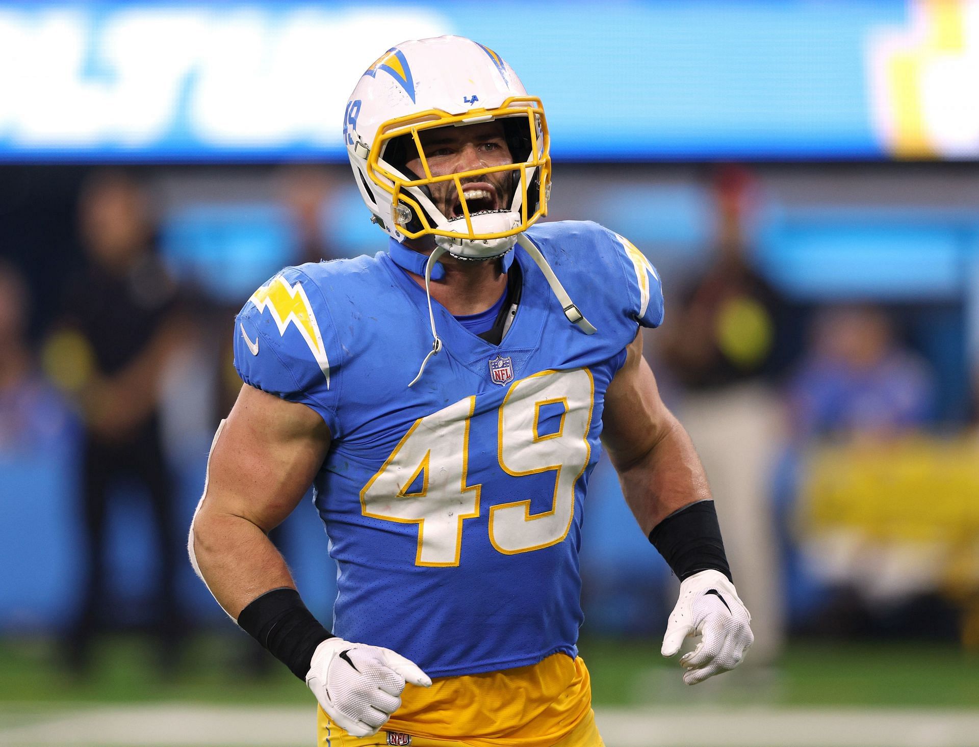 Former Chargers LB Drue Tranquill Bolts For Chiefs