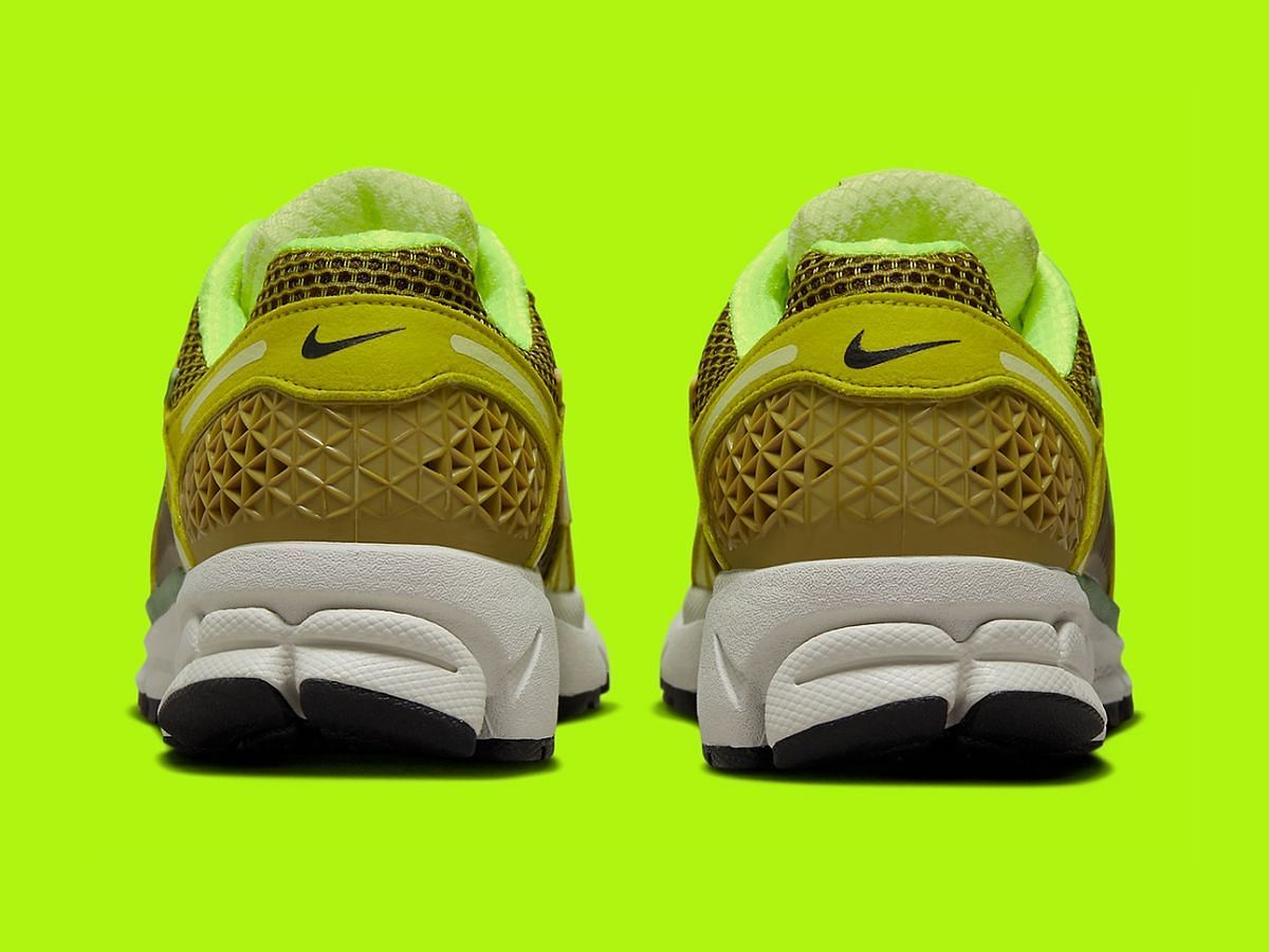 Take a closer look at the heels of the shoes (Image via Nike)