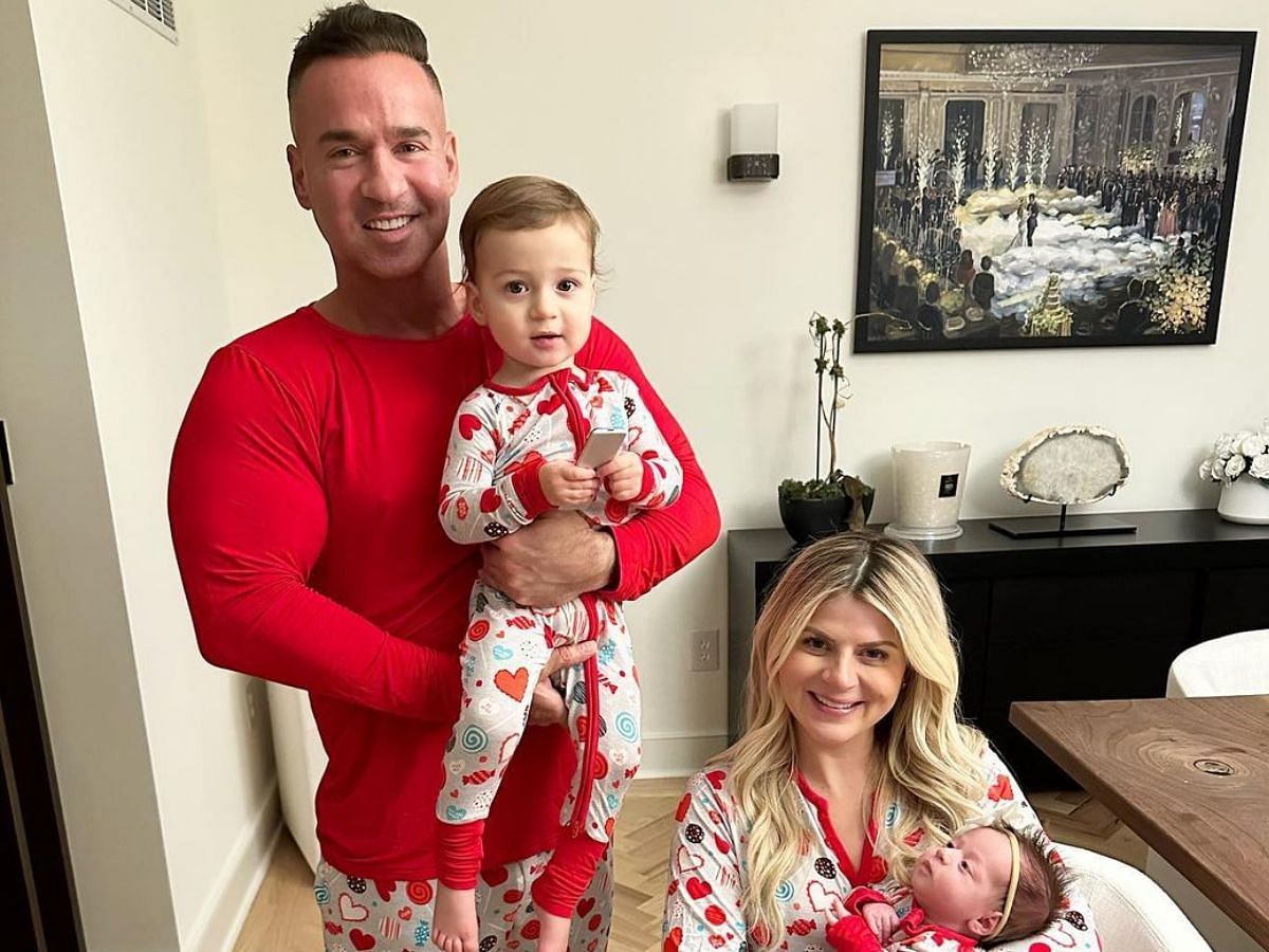 Mike reveals that he is having a daughter before the gender reveal party (Image via mikethesituation/ Instagram) 